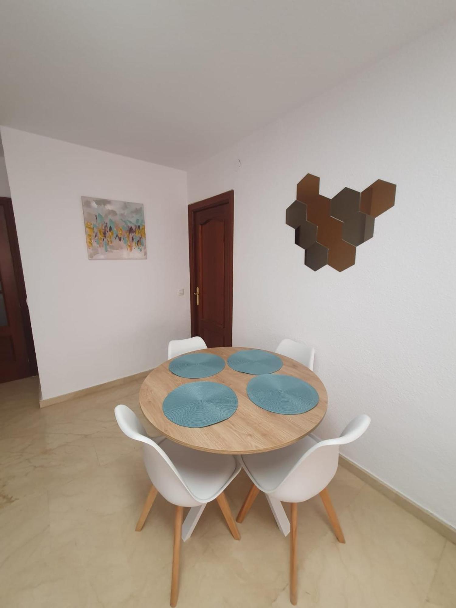 Estacion Del Mar Apartment Malaga Exterior photo